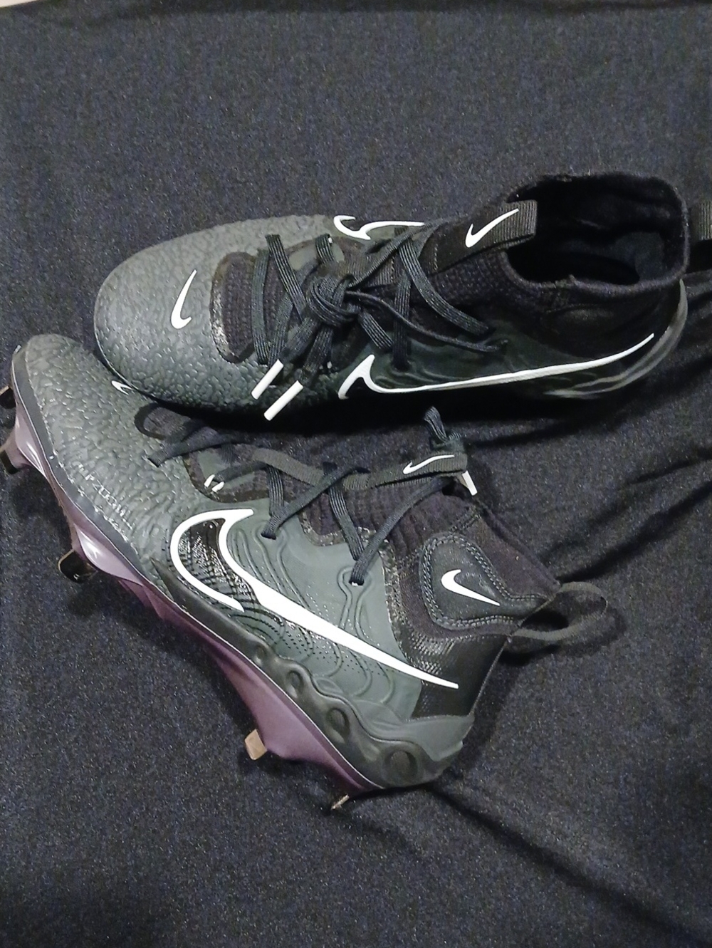 Nike ALPHA HUARACHE NXT  Men's Black and White Smoke Grey Cleats